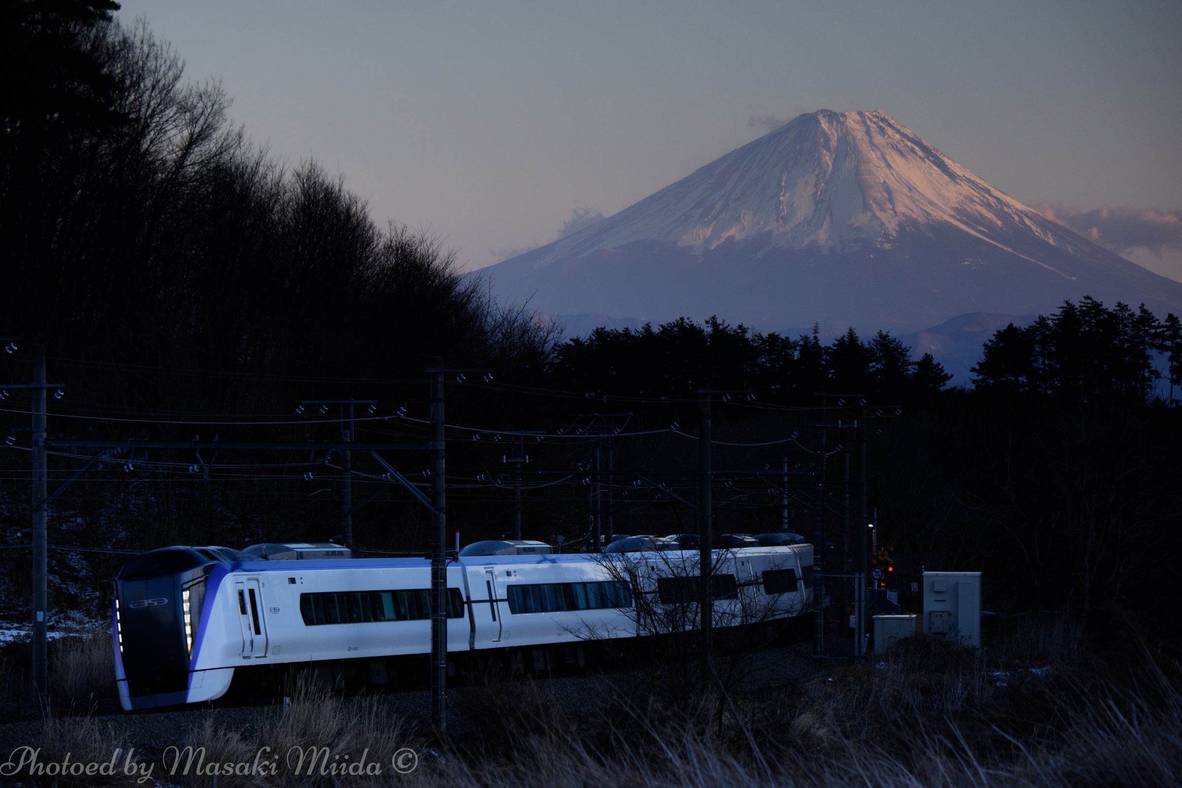富士山と特急あずさ | GANREF