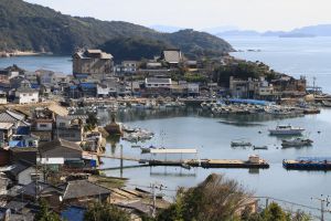 風景画「漁港でまどろむ」 油彩画 sm 木製フレーム付き　福山市鞆の浦 Yahoo!オークション - 真作 森山英世 油彩「港風景 (スペイン
