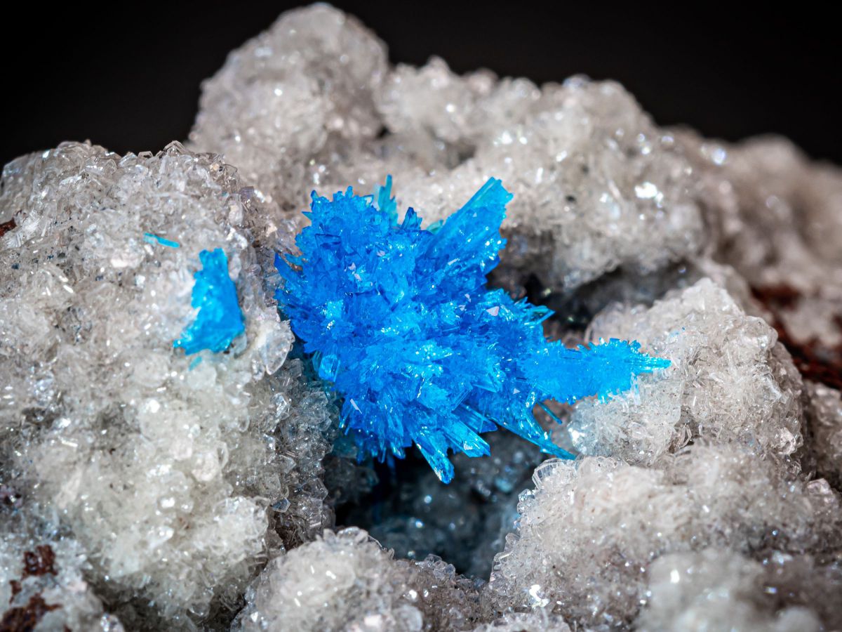青色結晶の鉱石 imgrc0072544278.jpg