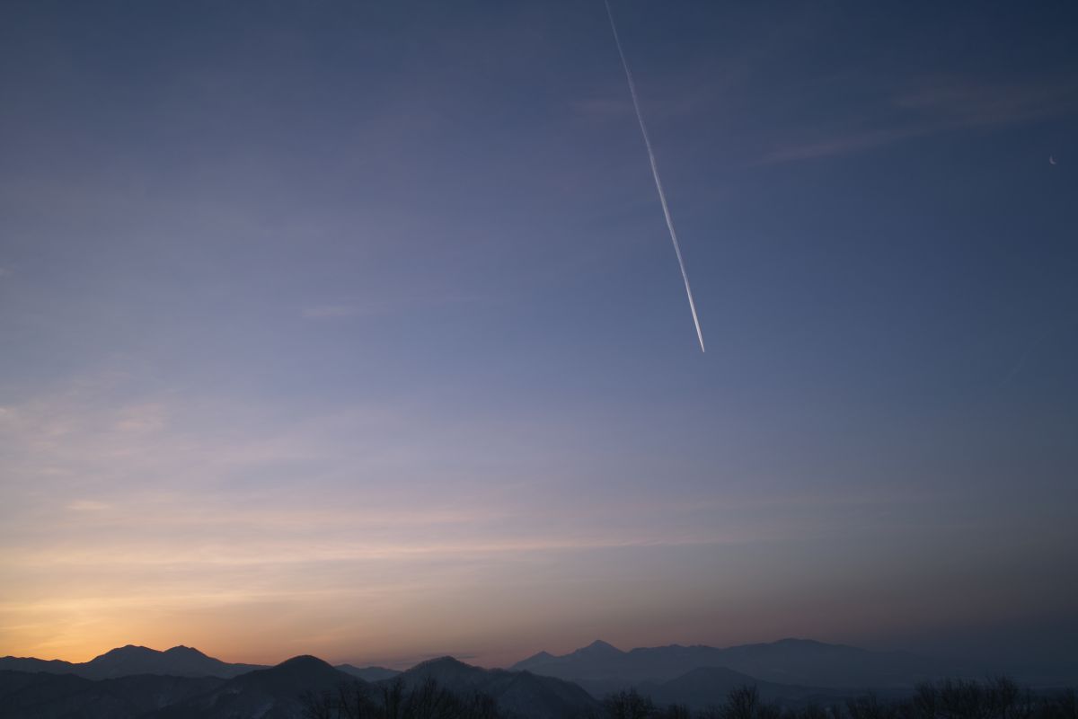 隕石の軌跡 自然 風景 空 雲 Ganref 隕石の軌跡 自然 風景 空 雲 Ganref