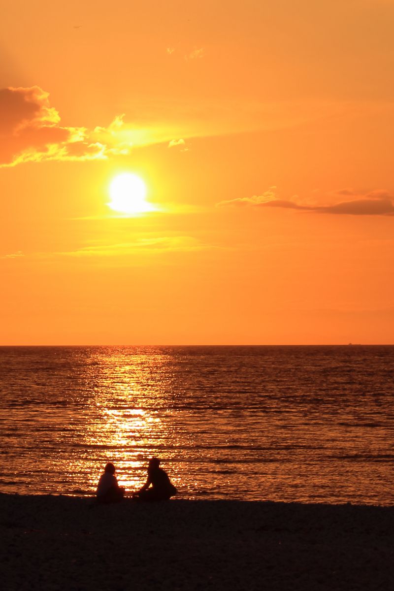 約束の夕陽 人物 カップル 夫婦 Ganref