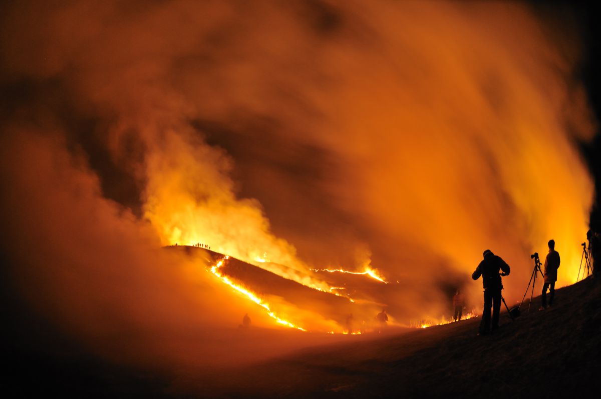 燃える 自然 風景 高原 Ganref