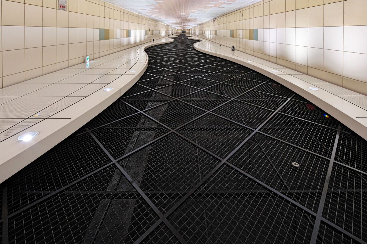 Ceiling River | GANREF