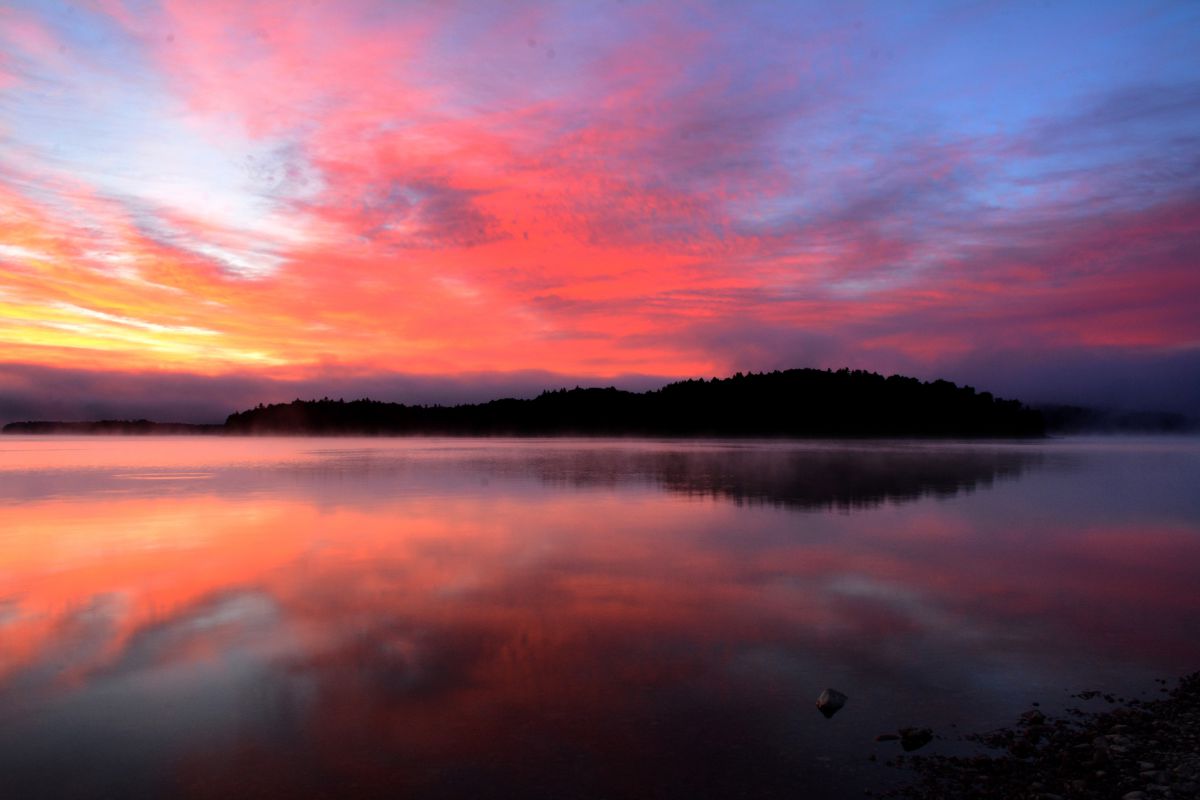 朝焼けの朱鞠内湖 自然 風景 湖沼 Ganref