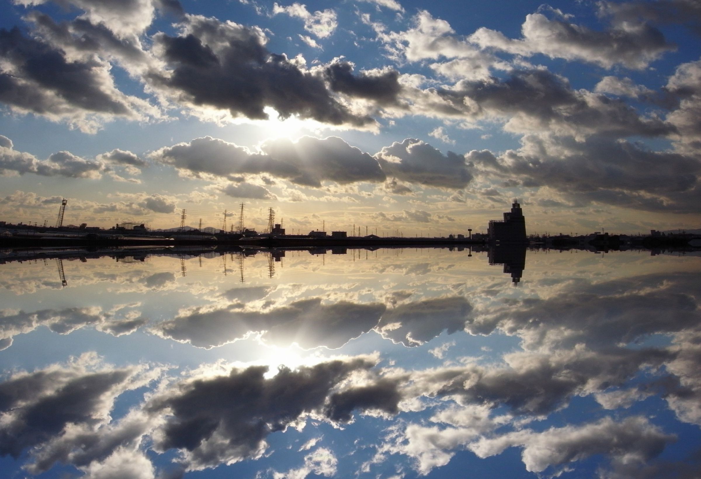 水平線の向こうに見える街 | GANREF