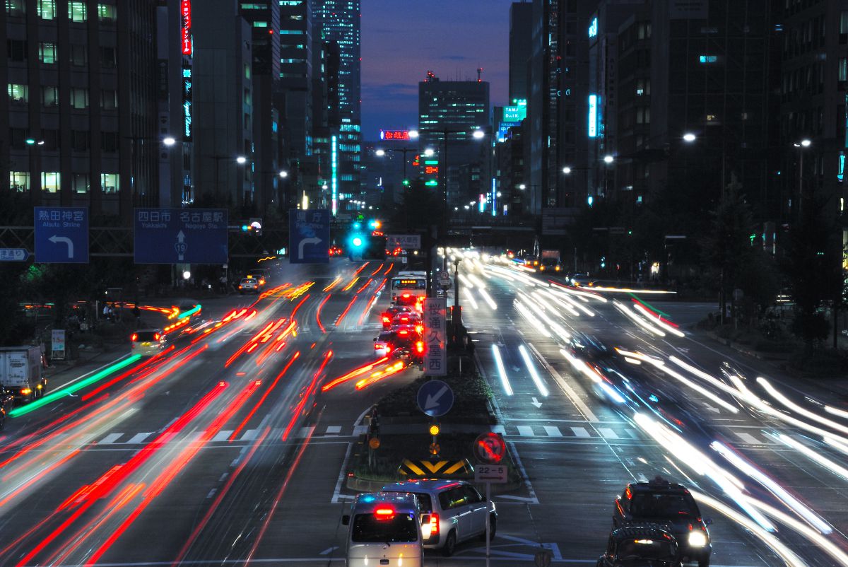 都会の流れ 街並み 建物 夜景 Ganref 都会の流れ 街並み 建物 夜景 Ganref