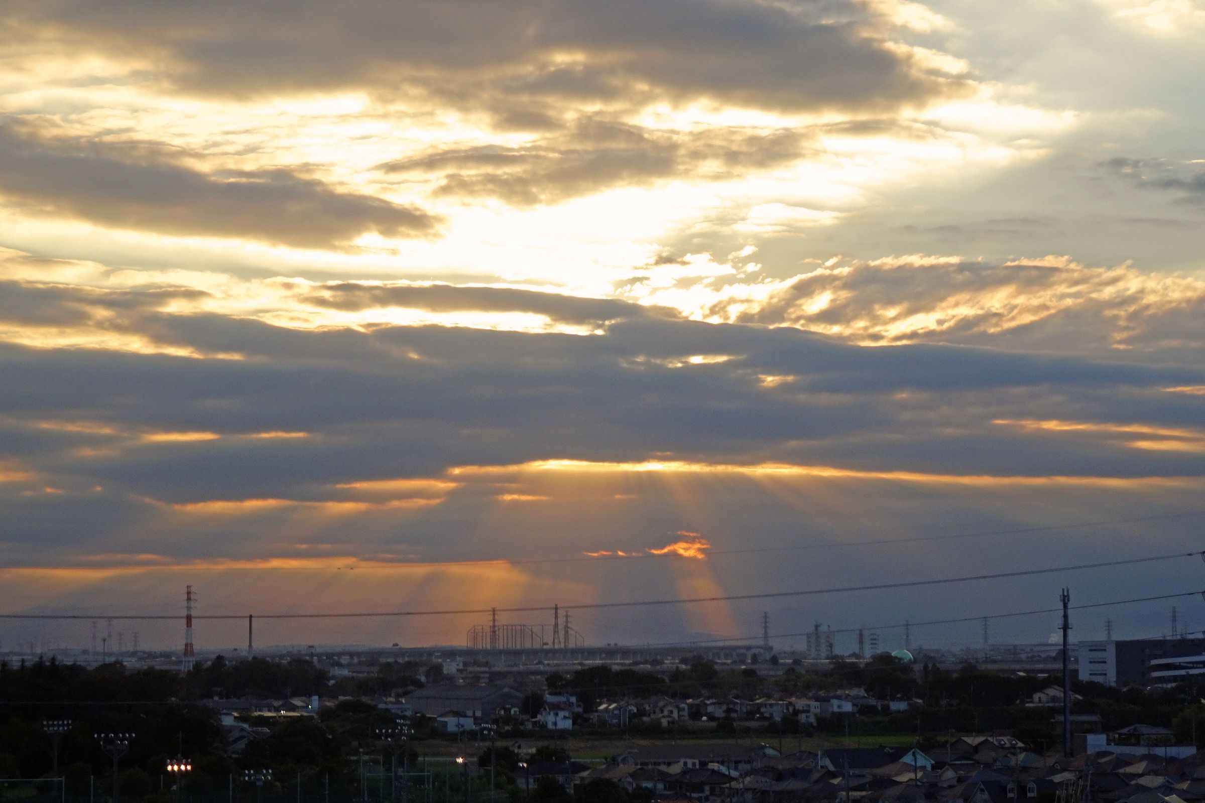 夕暮れ 虹色の夕暮れ | GANREF