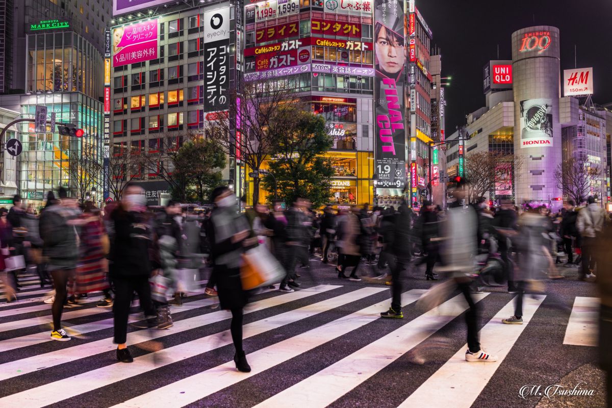 渋谷スクランブル交差点 街並み 建物 夜景 Ganref 渋谷スクランブル交差点 街並み 建物 夜景 Ganref