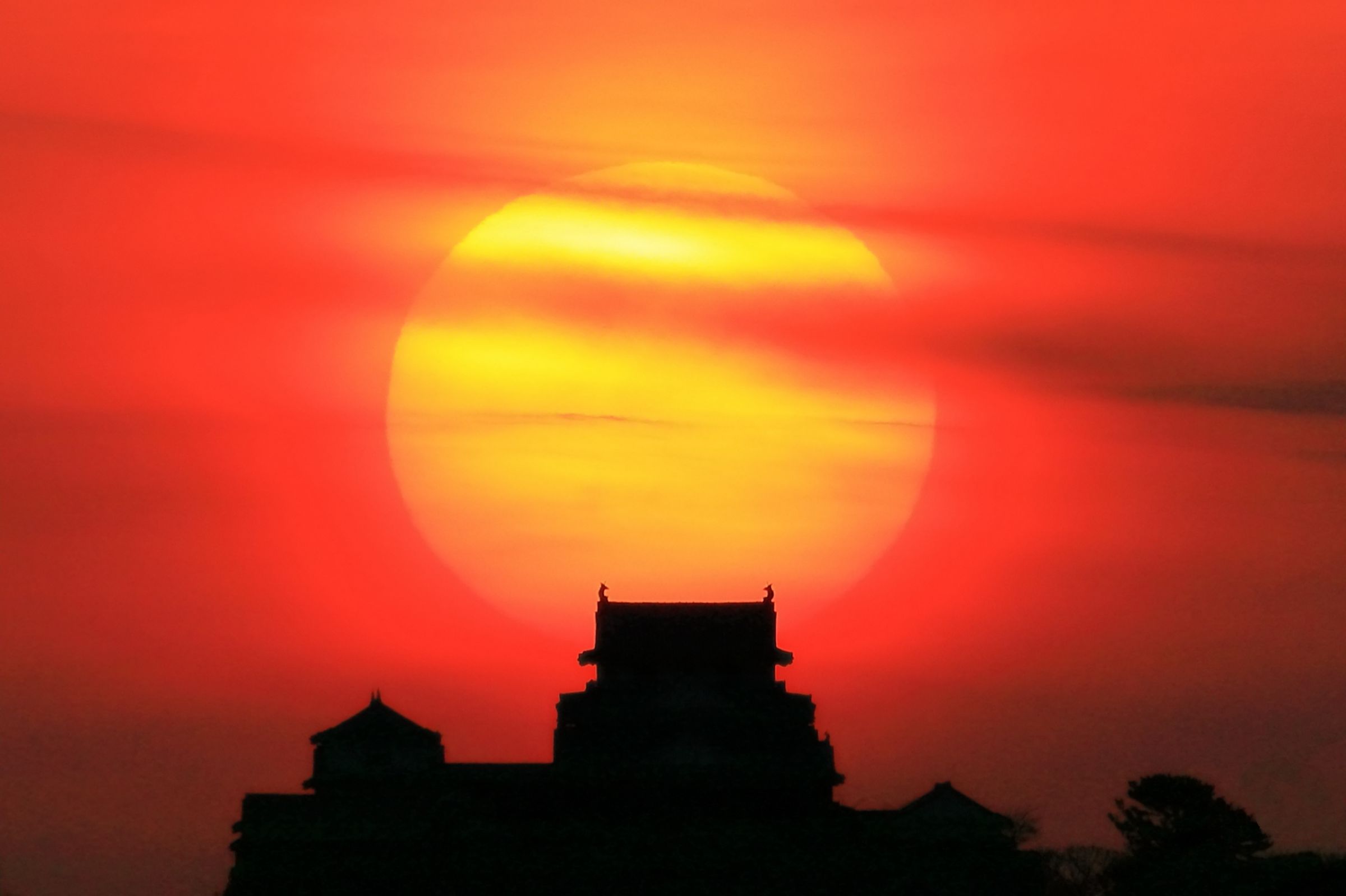 作品　「おぼろ夕陽」 朧夕日 | GANREF