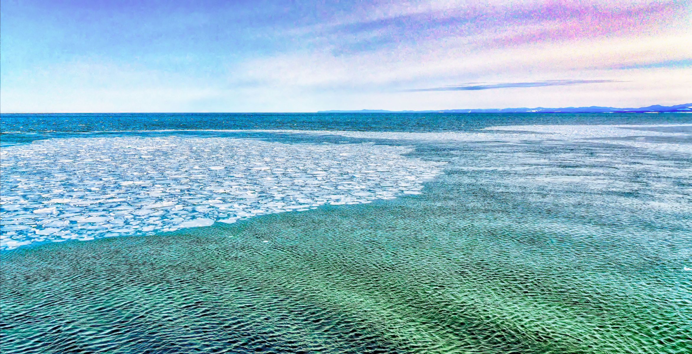 オホーツクの海、早春 GANREF