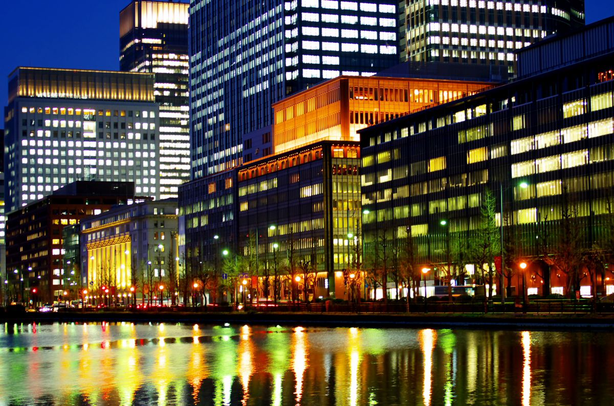 帝国劇場前の夜 街並み 建物 夜景 Ganref