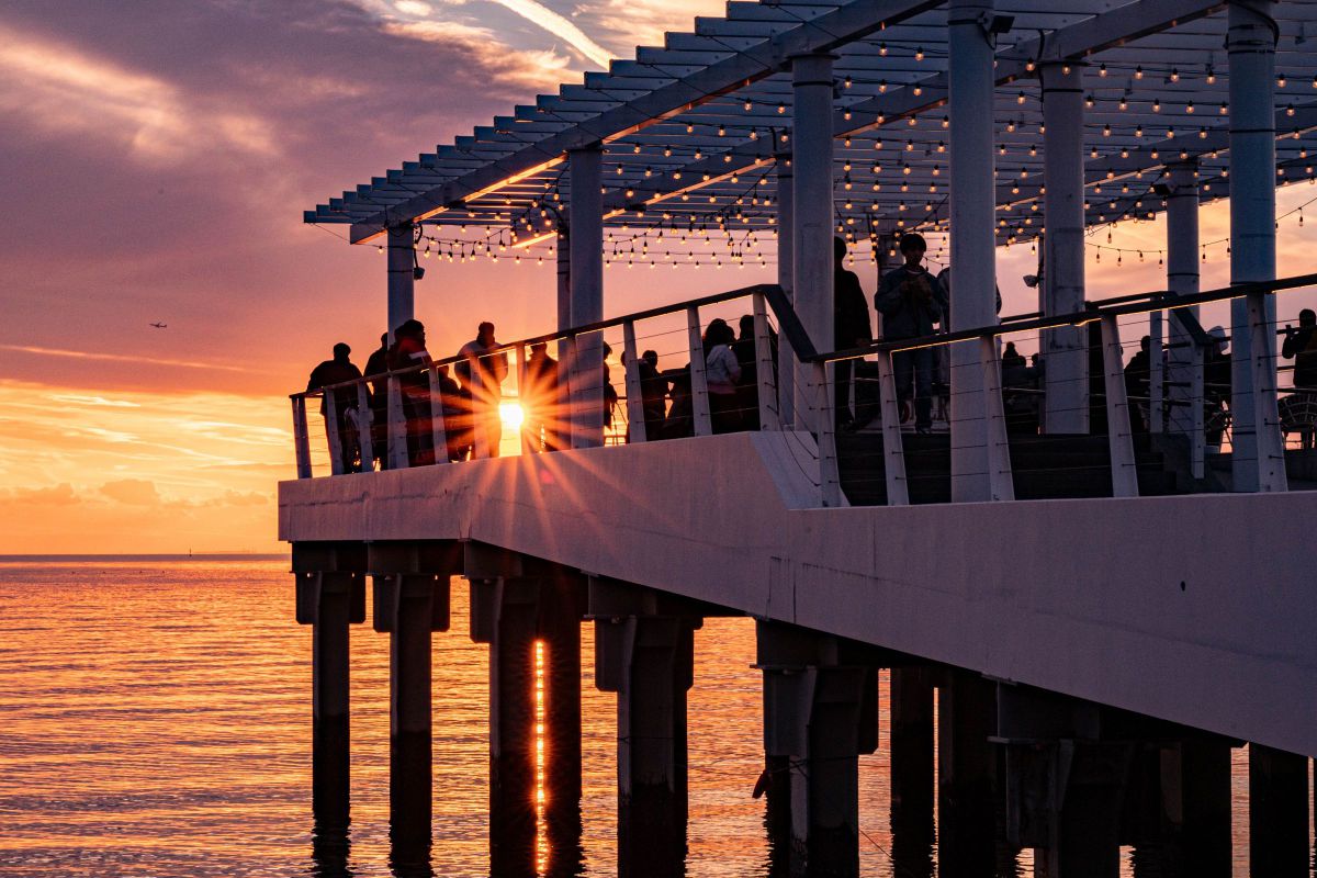Sunset deck | GANREF