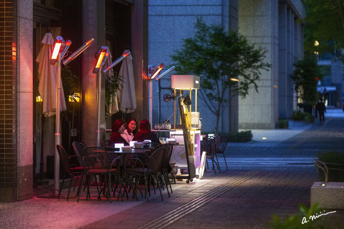 a Cafe in the Night | GANREF