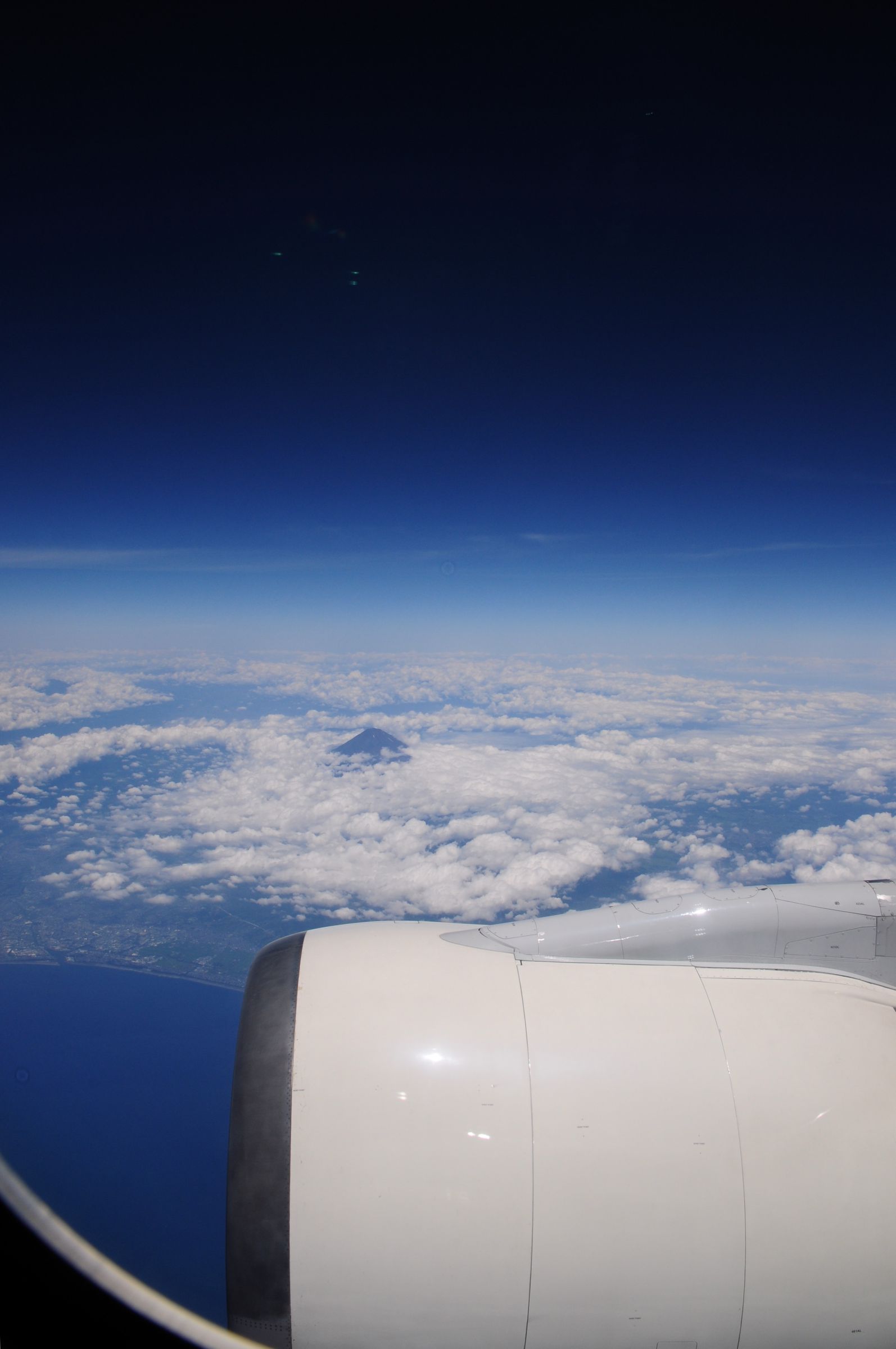 空の色 ブルー系塗料サンプル比較 パート2 ※サンプルの右半分は黒下地