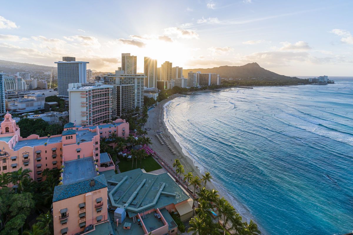 ハワイの夜明け 街並み 建物 街並み Ganref