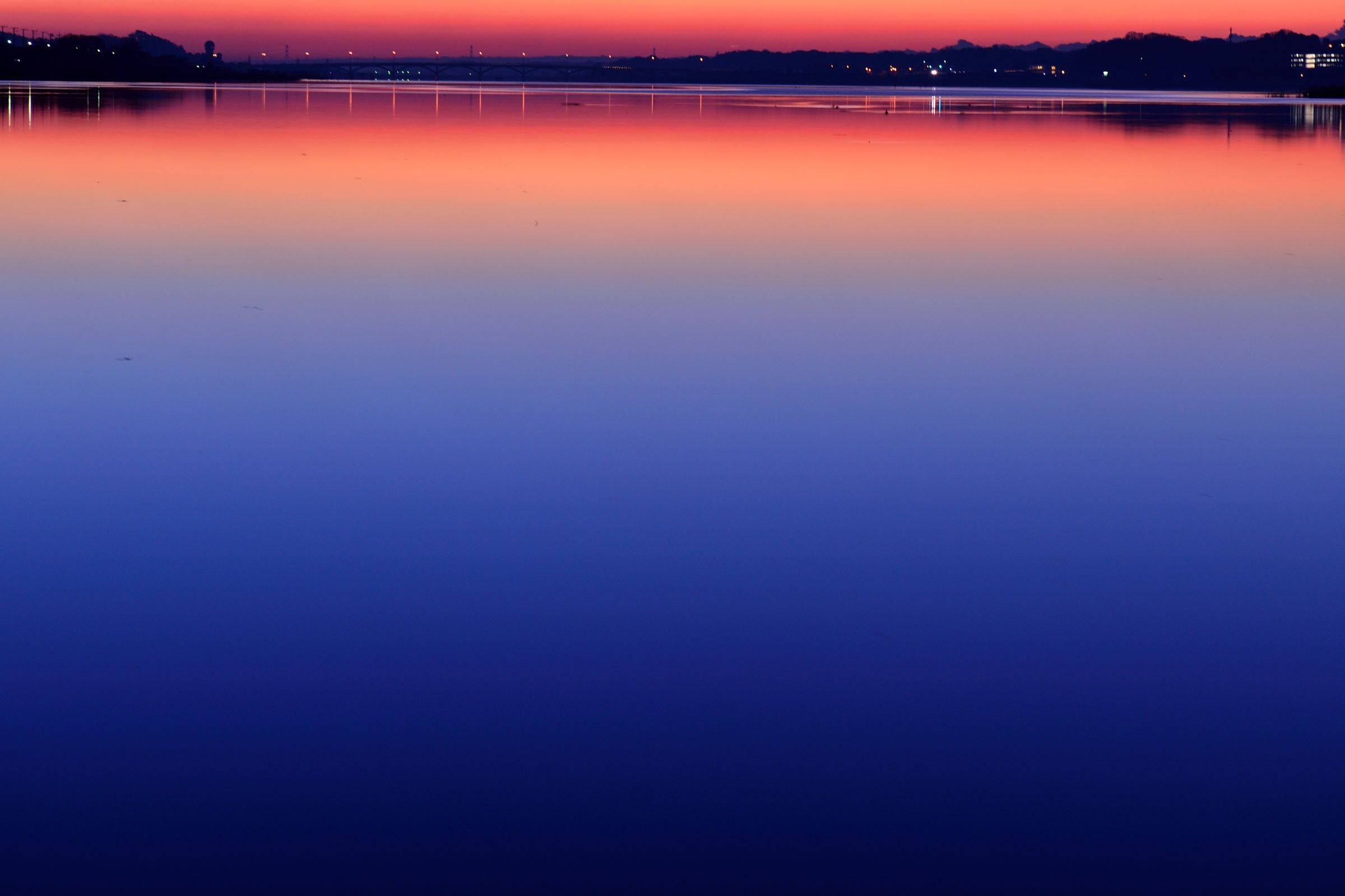 静かな湖面 | GANREF