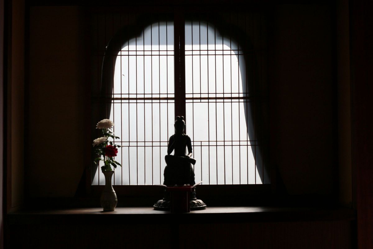 逆光 街並み 建物 神社 寺 教会 Ganref
