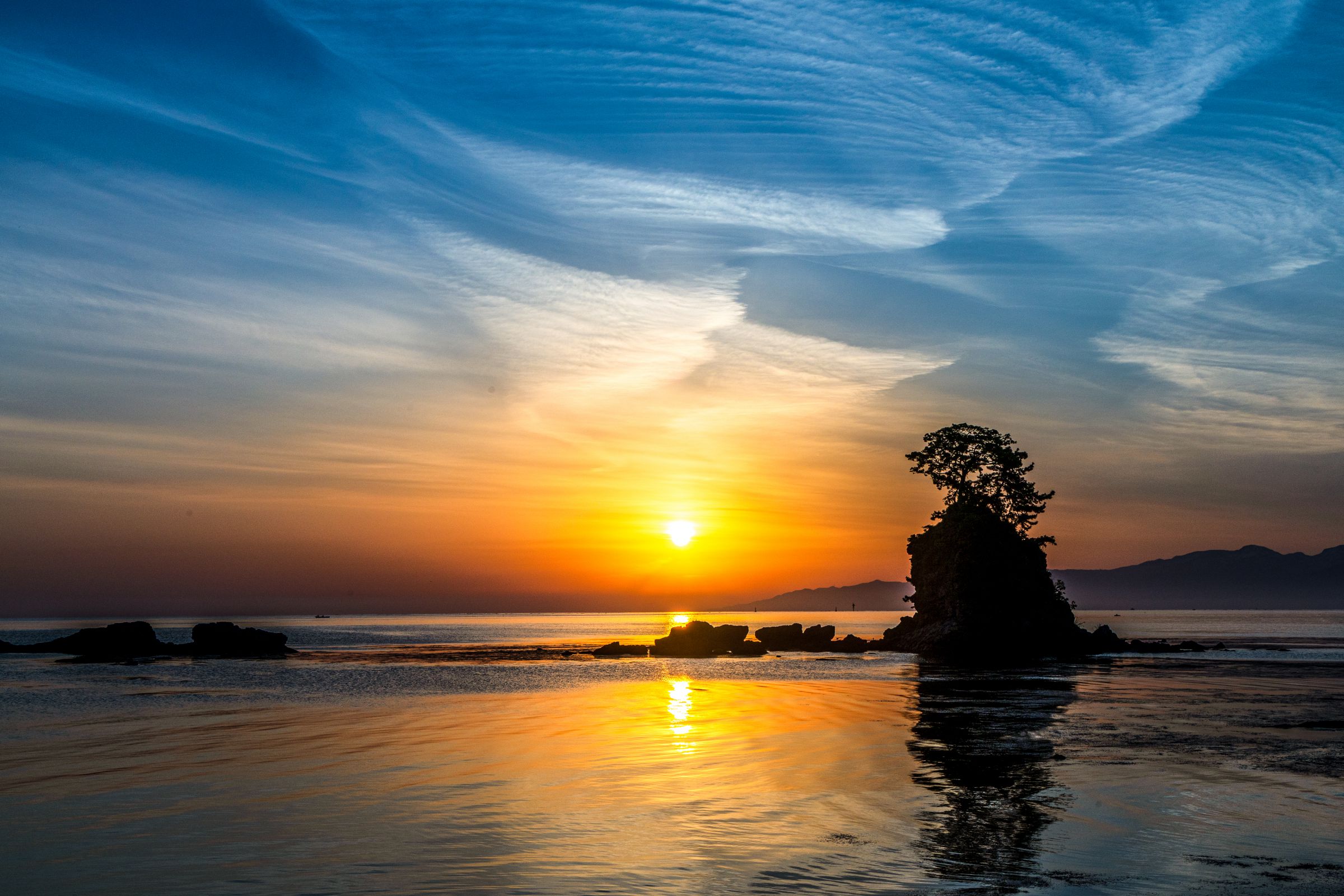 初夏の日の出 | GANREF