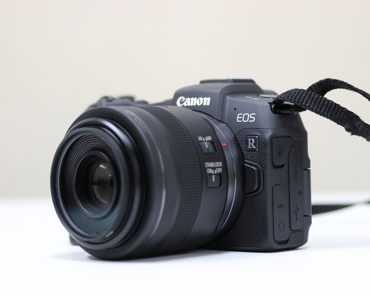 Canon EOS RP + RF 35mm F1.8 ＋ EF- EOS R Canonのフルサイズミラーレスカメラ「EOS RP GOLD」のRF35mmレンズ