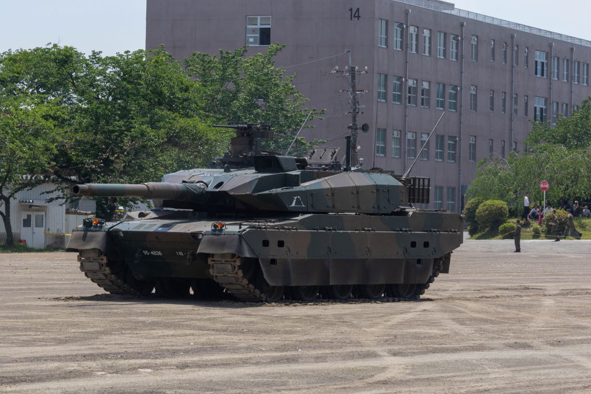 板妻駐屯地 10式戦車 乗り物 交通 その他 Ganref