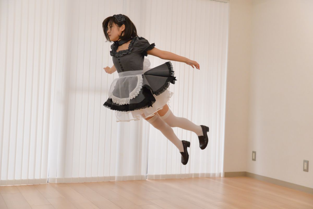 浮遊メイド 人物 女性 Ganref