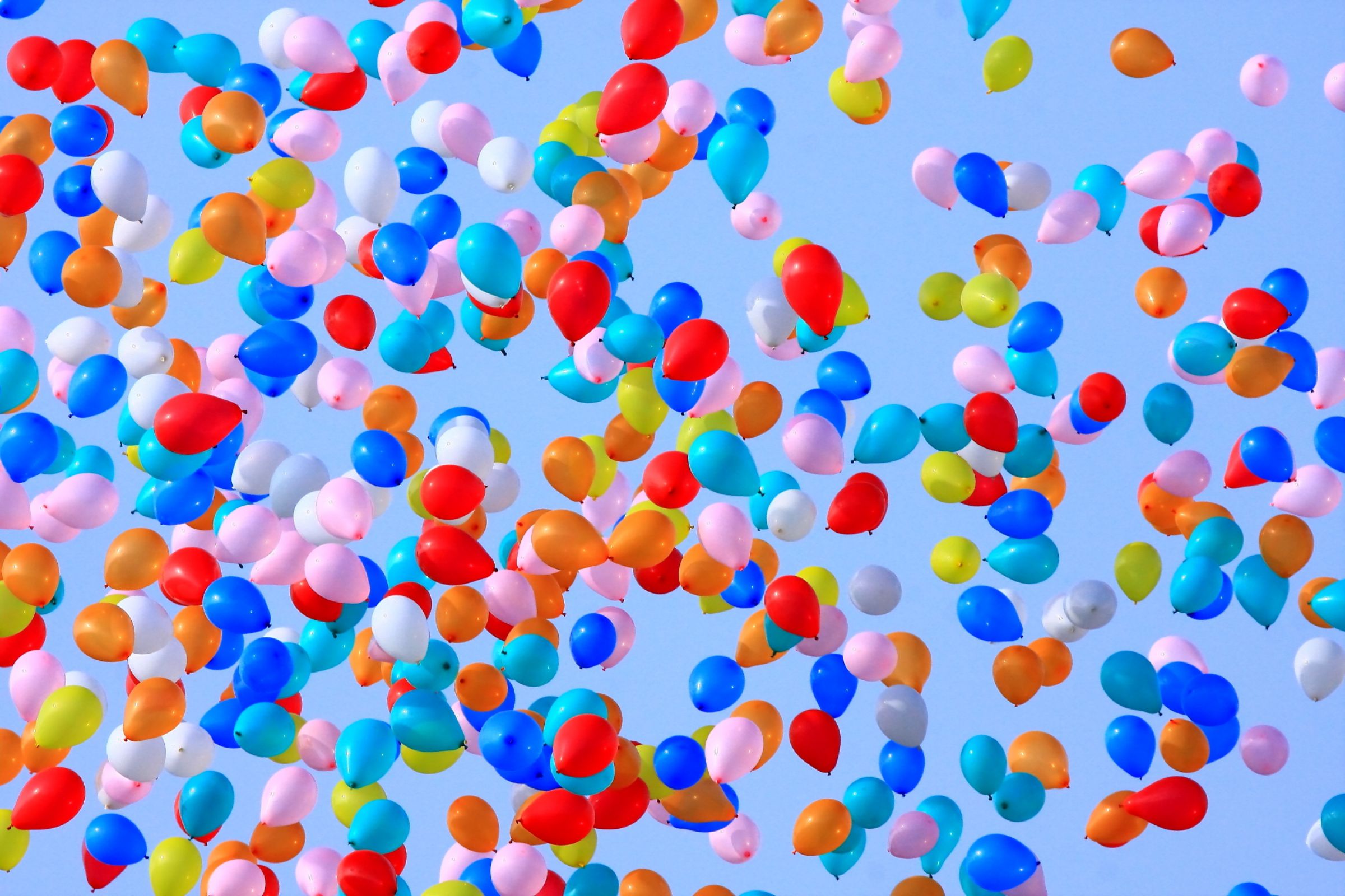 青空に風船 | GANREF