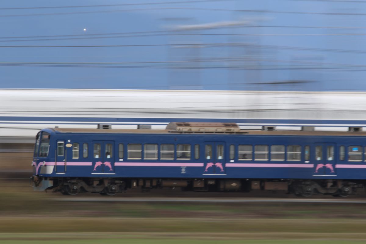 そりゃ勝てないよ 近江鉄道 Vs N700a新幹線 乗り物 交通 鉄道 駅 Ganref
