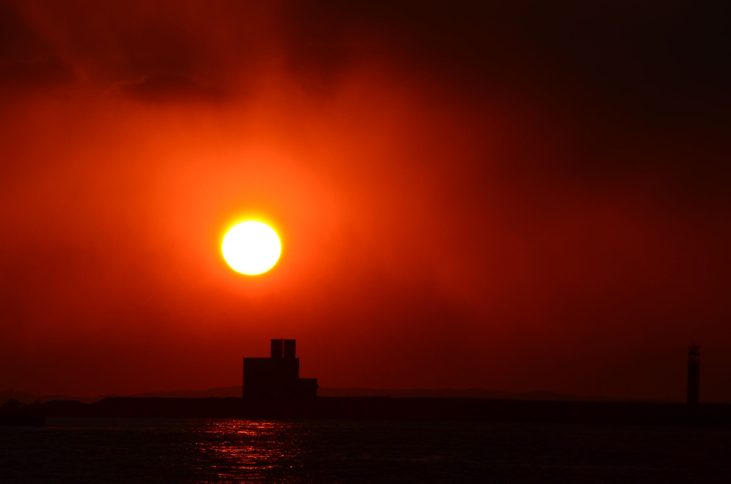 夕陽ページ 夕陽西下（せきようせいか） ｜Cinema at Sea ｜沖縄環太平洋