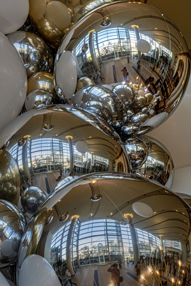 ミラーボールがいっぱい! GANREF