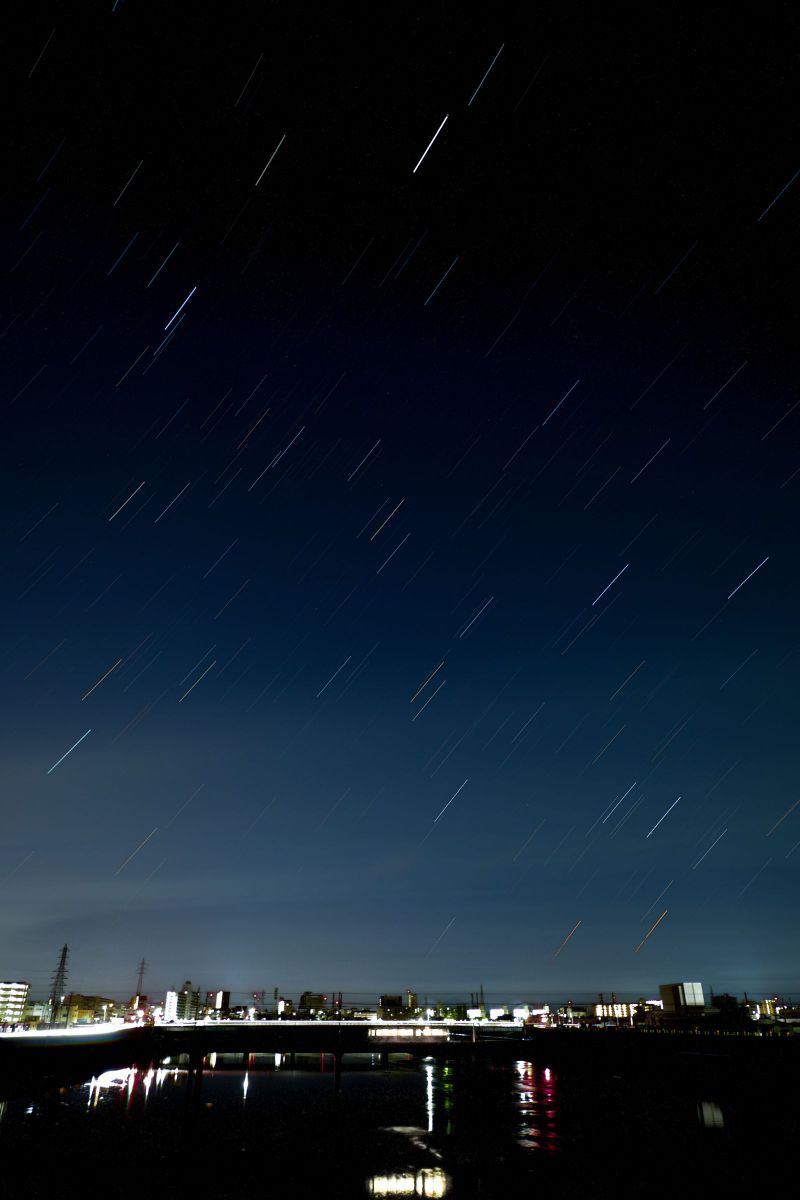 星空の下を進む | GANREF