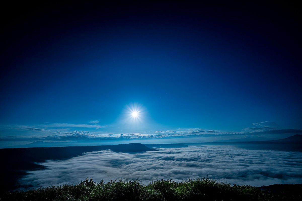 阿蘇山の日の出30 自然 風景 山 Ganref