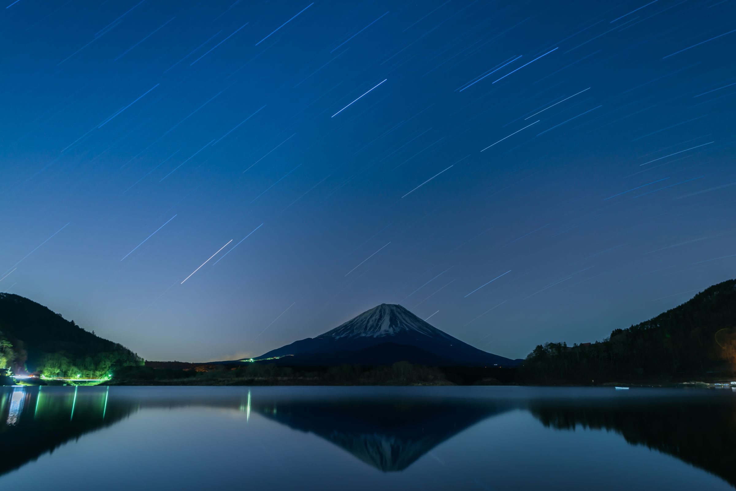 夜の逆さ富士 | GANREF