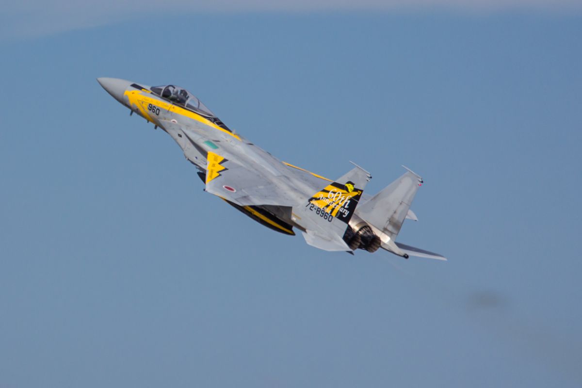 F 15 ゴールデンイーグル記念塗装バージョン 乗り物 交通 鉄道 駅 Ganref