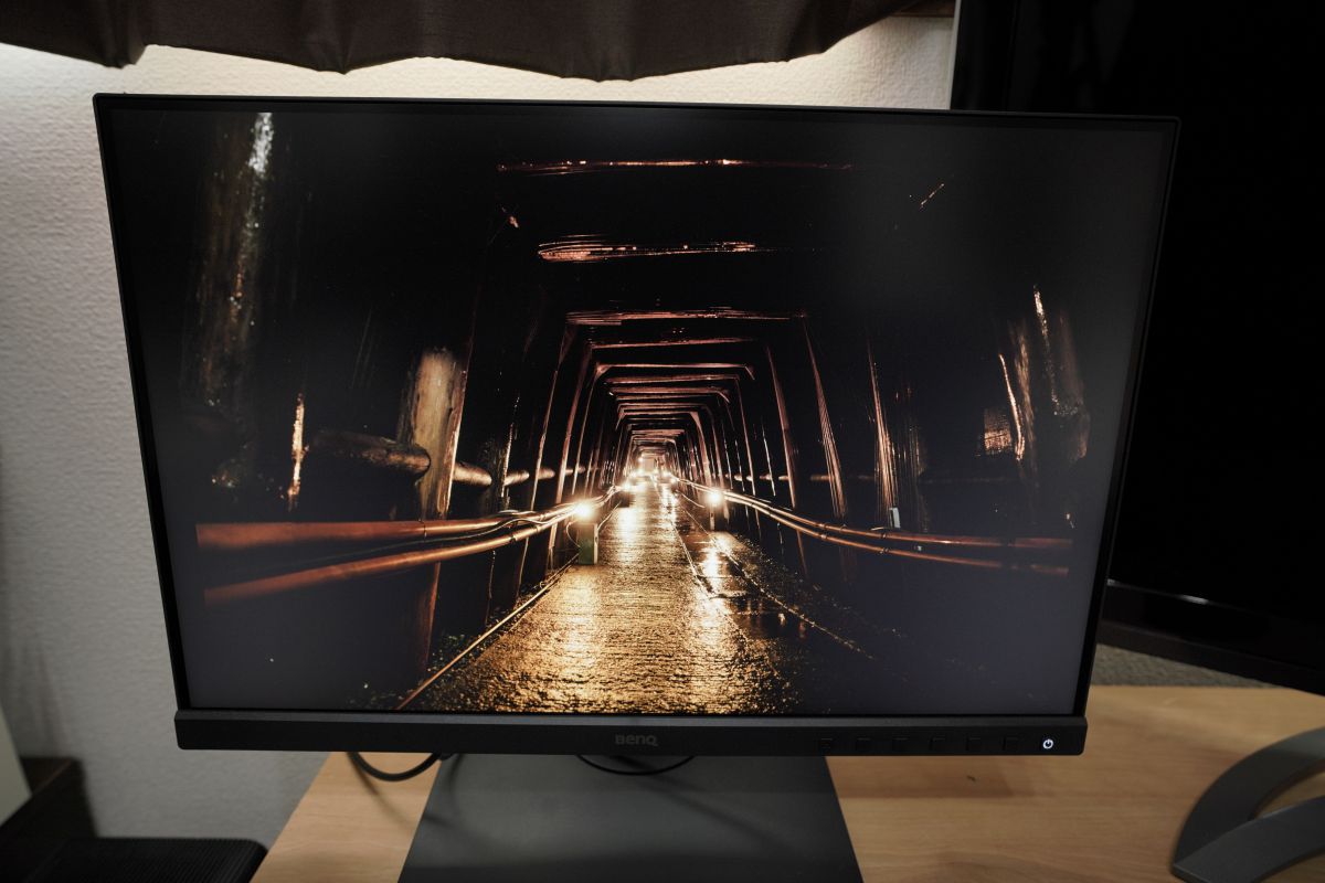 BenQ SH240 SW240用 遮光フード Shading Hood for BenQ SW240 Photographer Monitor｜SH240