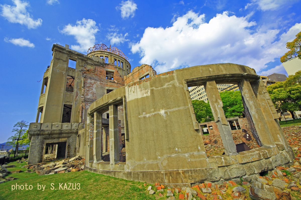 原爆ドーム 復興の風 1947年 原爆ドーム 廃虚の「叫び」夢中で描く | 中国新聞