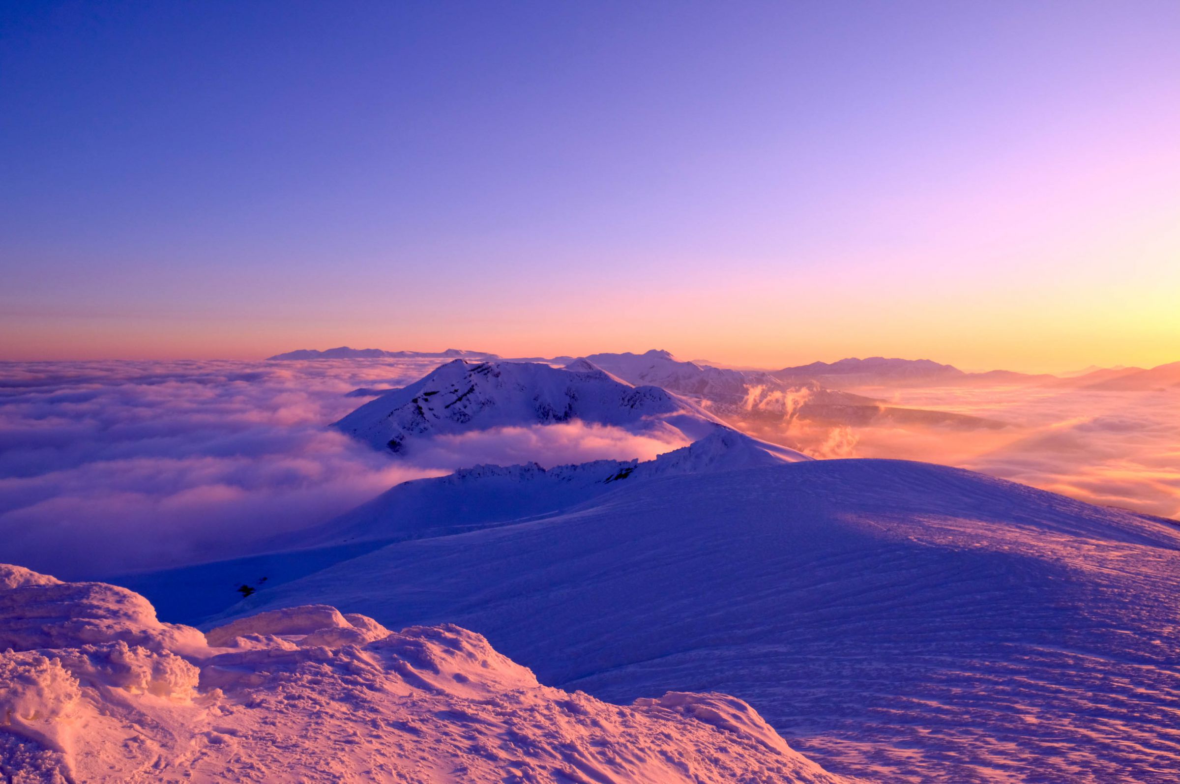 朝日を浴びる大雪山 | GANREF