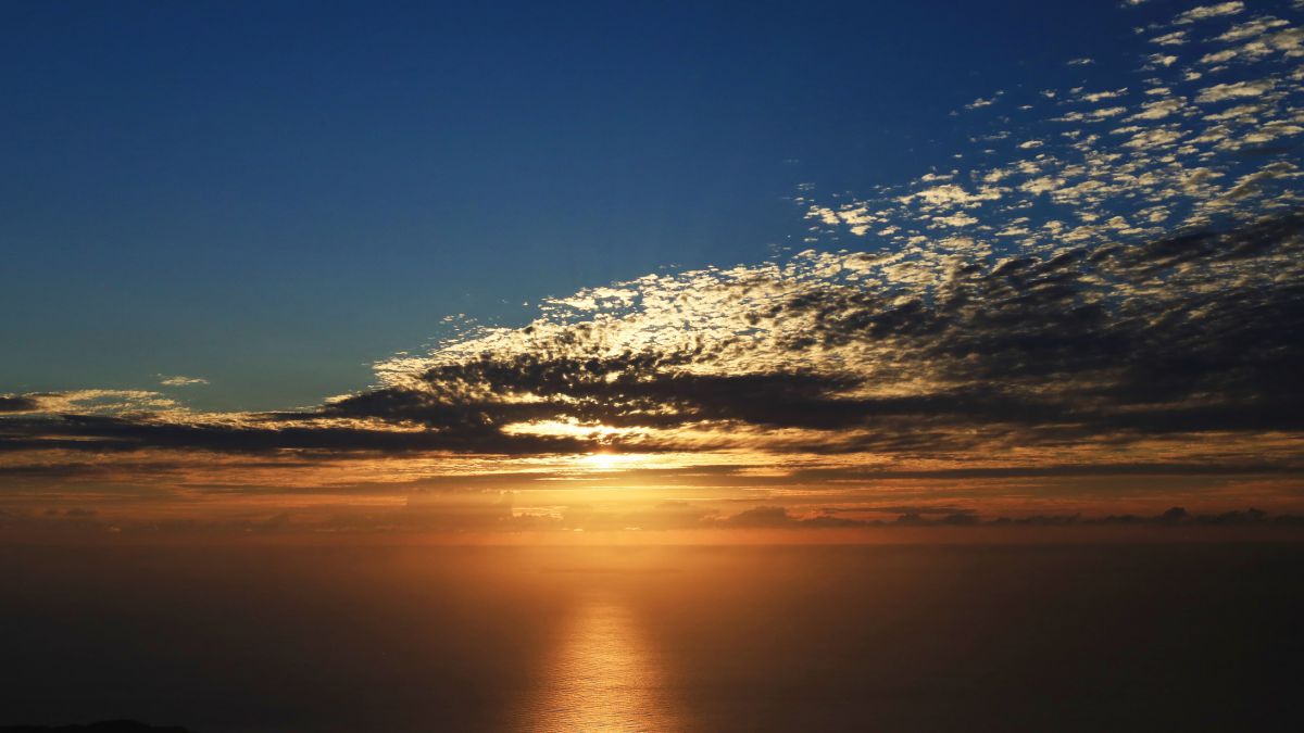 空と海の間 自然 風景 空 雲 Ganref