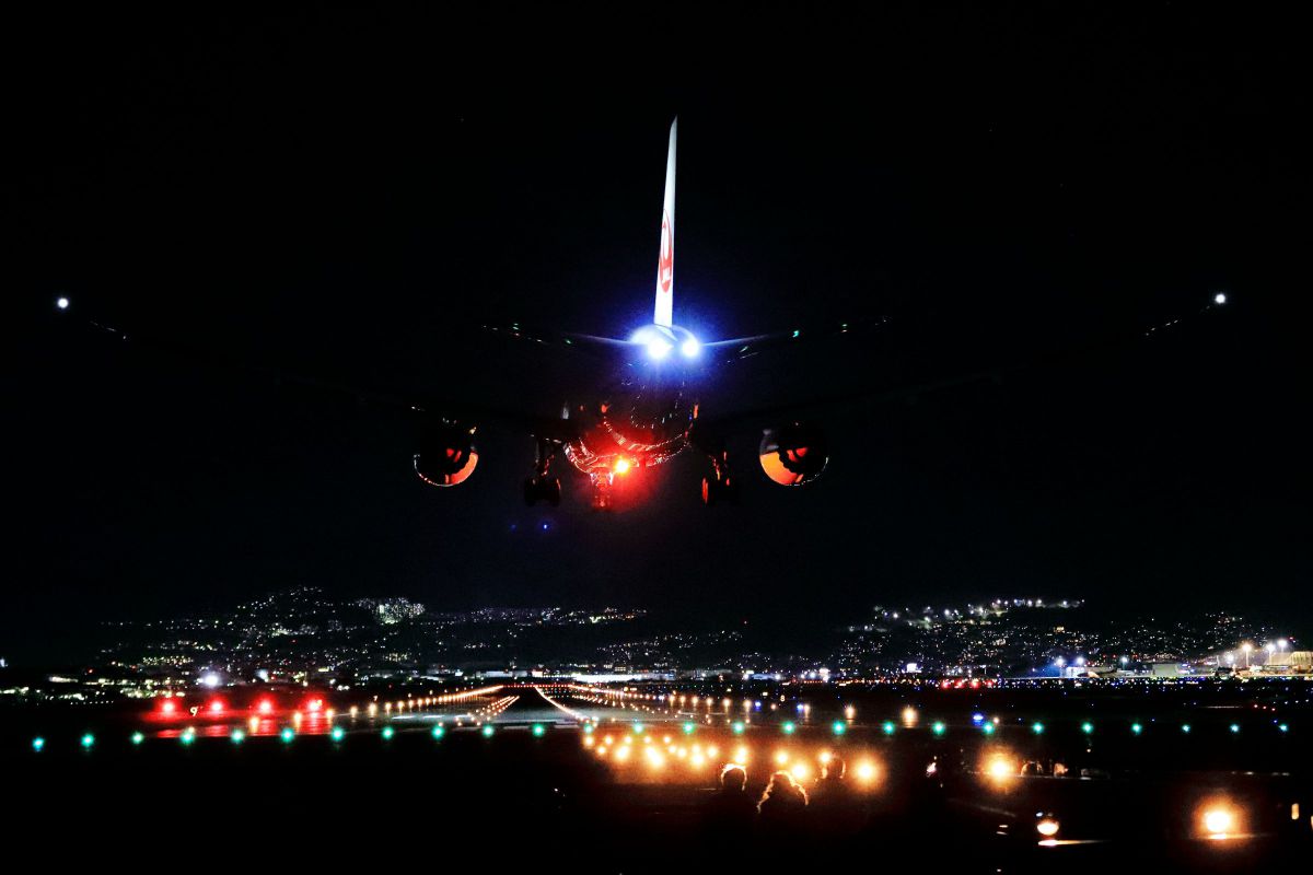 アンコリ 尾灯 乗り物 交通 航空機 空港 Ganref アンコリ 尾灯 乗り物 交通 航空機 空港 Ganref