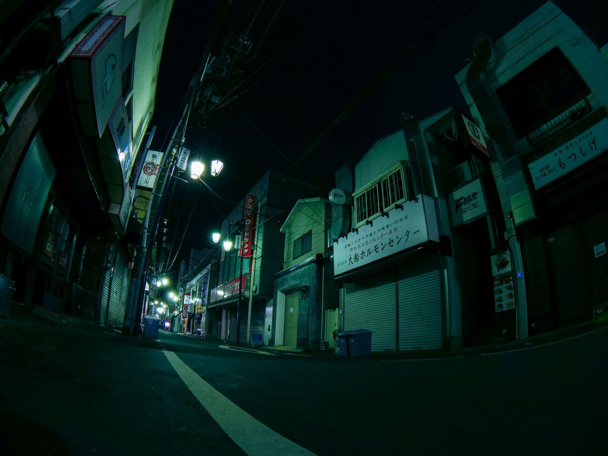 誰もいない街 街並み 建物 夜景 Ganref