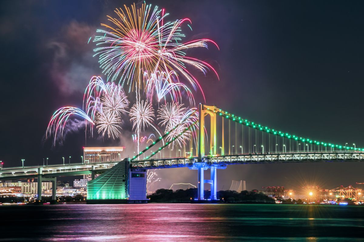 レインボーブリッジに華が咲く 自然 風景 海 Ganref