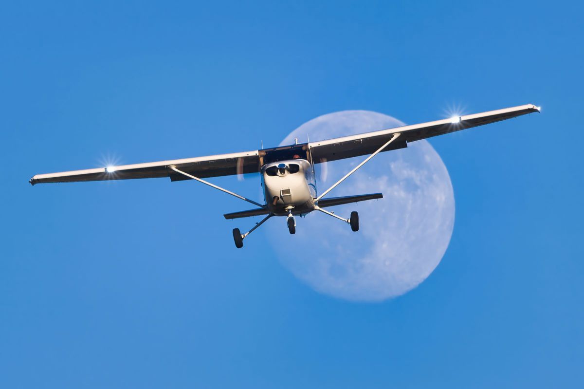 Fly Me to the Moon | GANREF