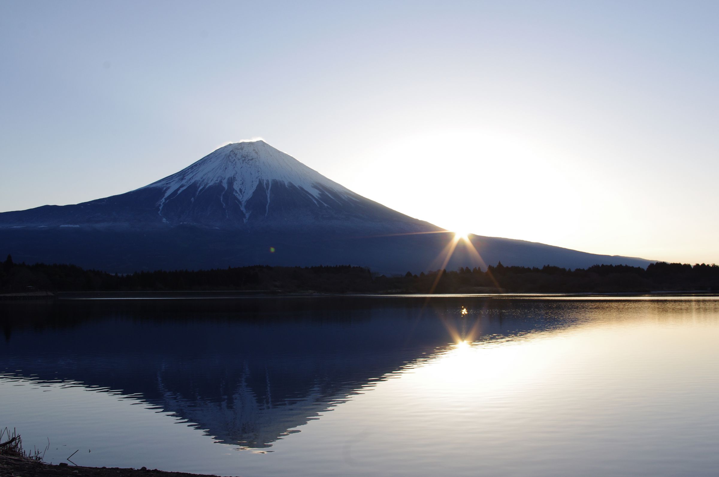 朝日富士 富士山から昇る朝日 | GANREF