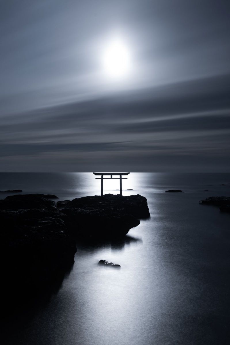 星空の長時間露光写真　二見ヶ浦の鳥居 星空の長時間露光写真二見ヶ浦の鳥居