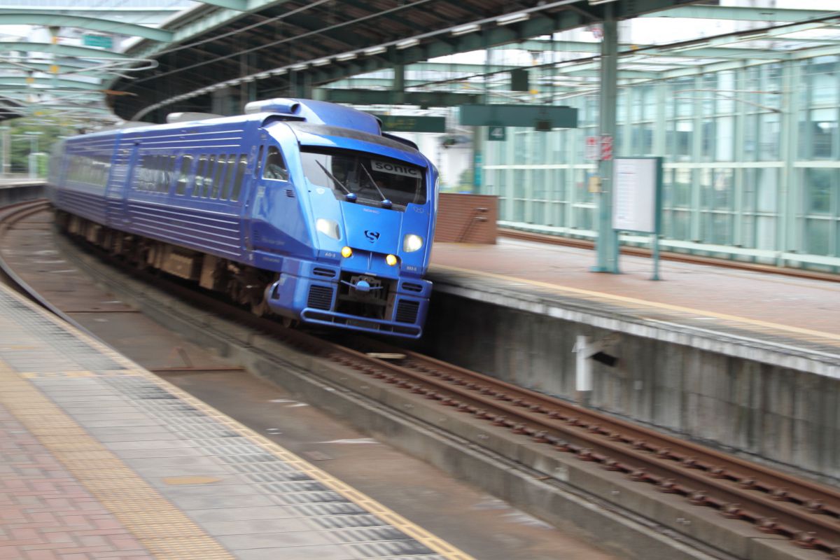 疾走 8系ソニック 乗り物 交通 鉄道 駅 Ganref