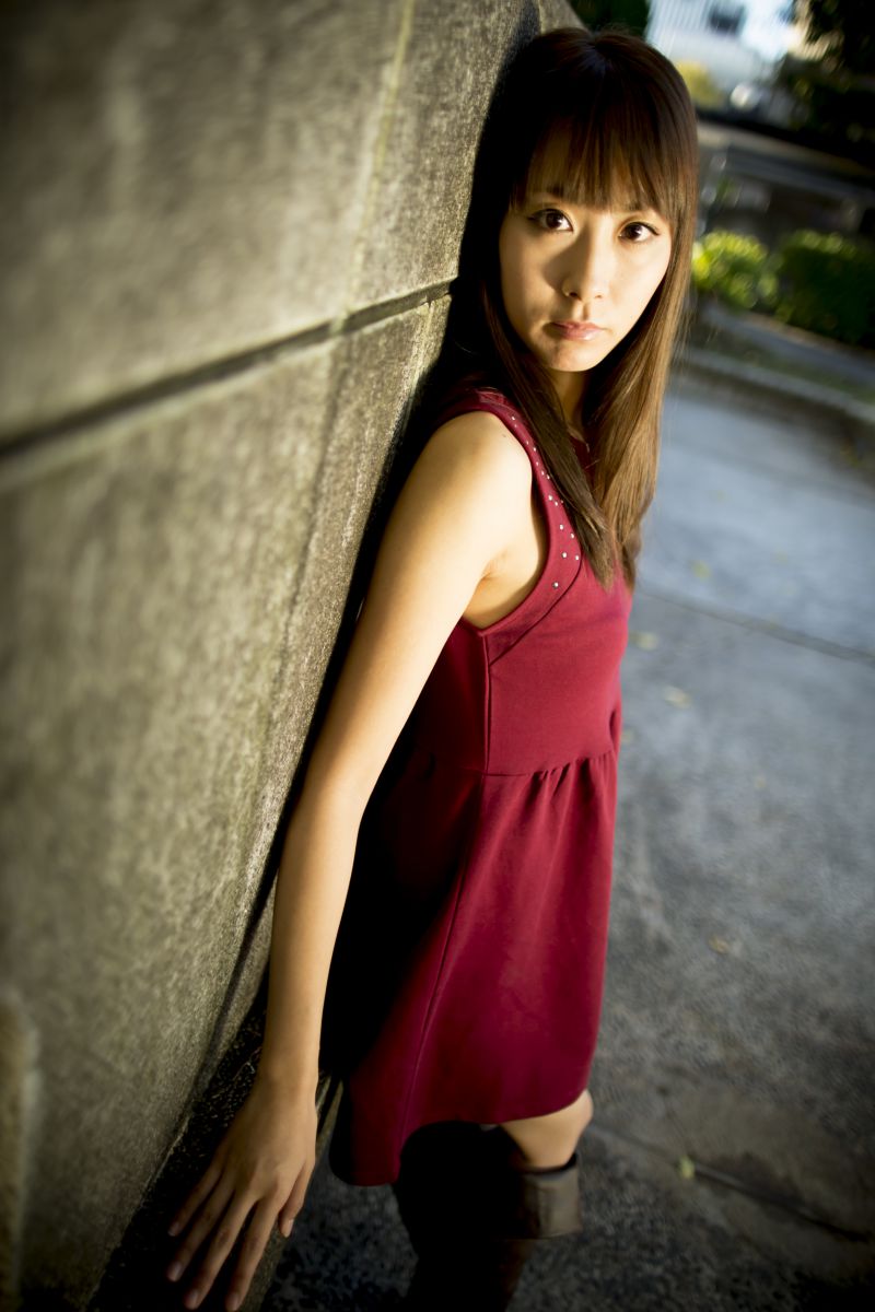 張り詰める 人物 女性 Ganref