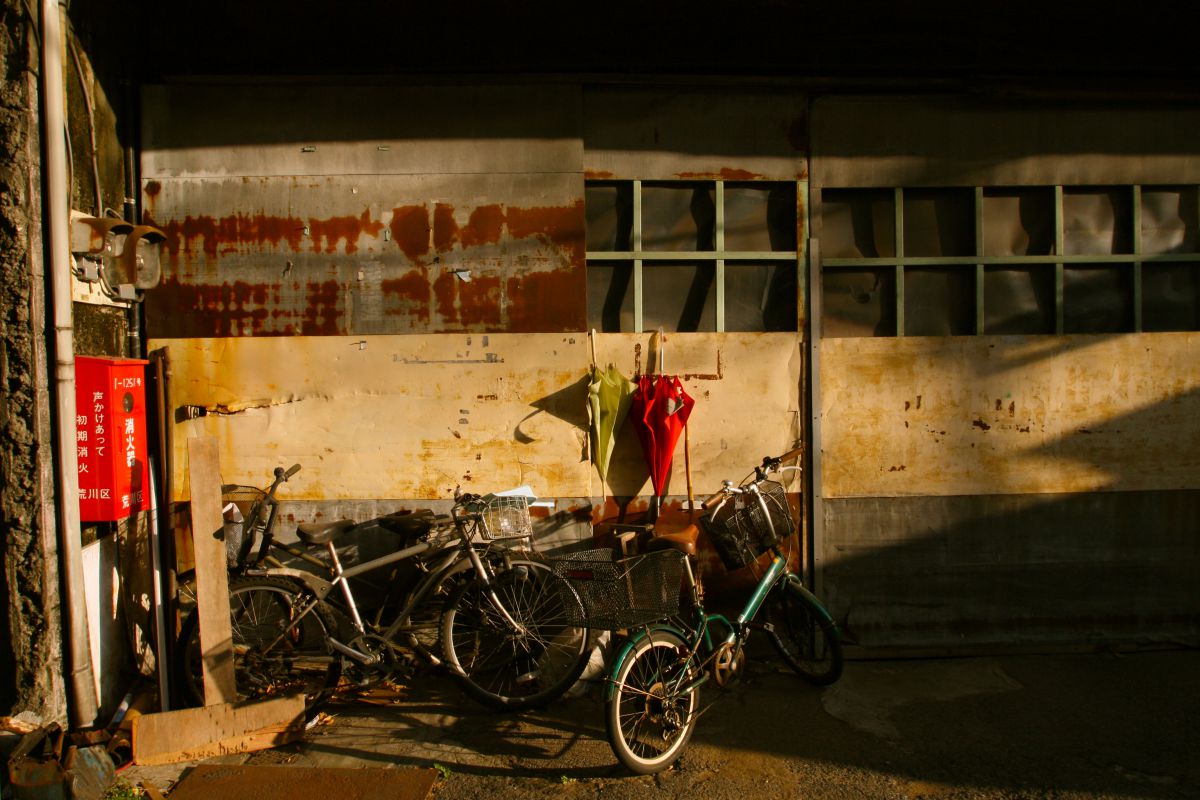 ノスタルジックな夕方 街並み 建物 住宅 Ganref