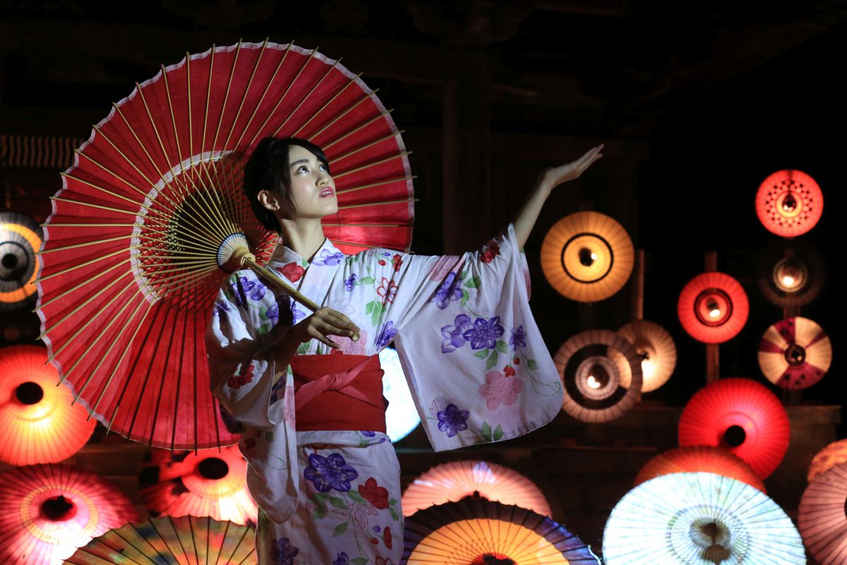 和傘小町の舞い 人物 女性 Ganref