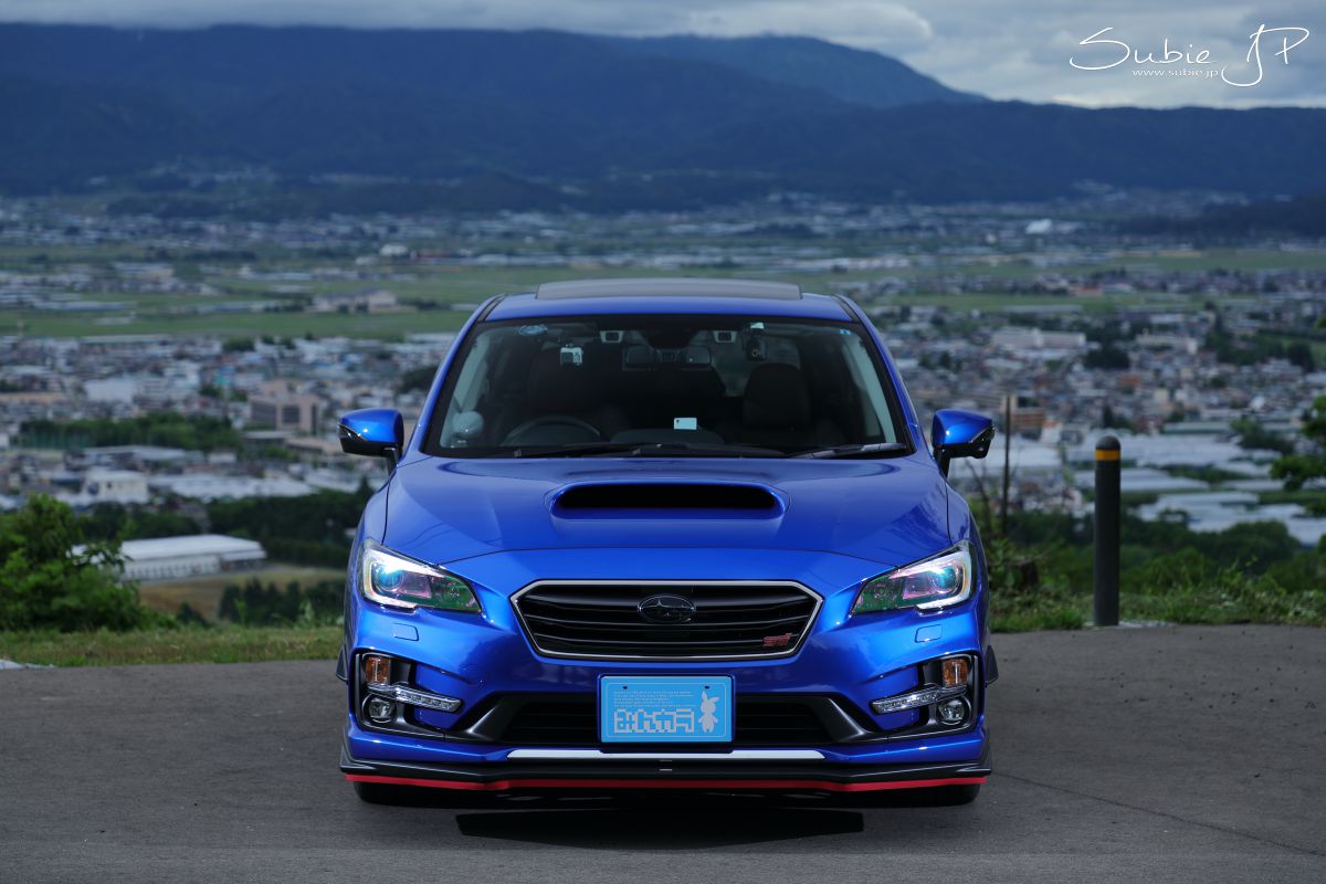 山形の展望台と青い車 乗り物 交通 車 Ganref 山形の展望台と青い車 乗り物 交通 車 Ganref