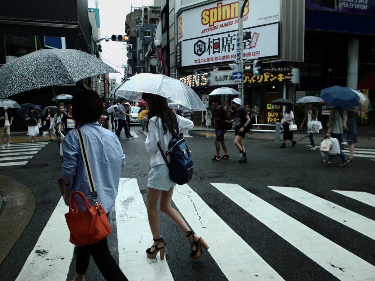傘と雨の街 街並み 建物 その他 Ganref 傘と雨の街 街並み 建物 その他 Ganref