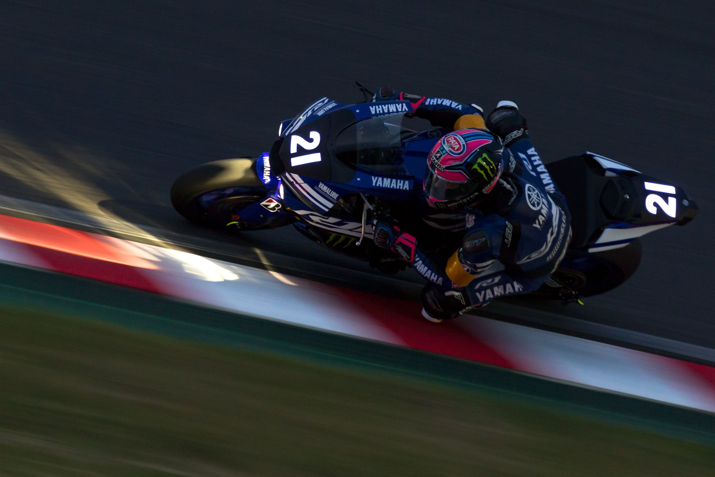 【motonaga】8個 鈴鹿8耐・ナイトセッション | GANREF